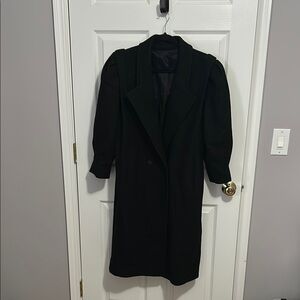 Classic Black Trench Coat with Lapel Collar